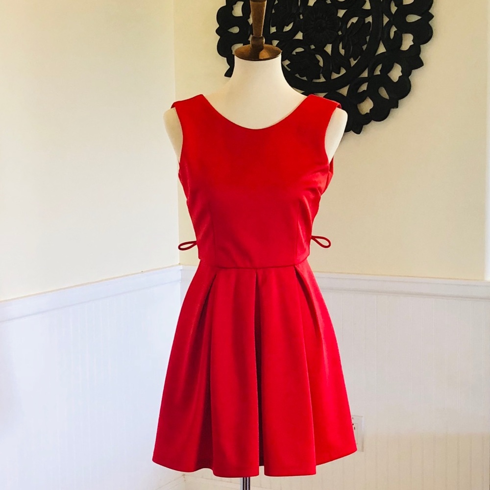 Stunning Sleeveless Red Swing Dress
